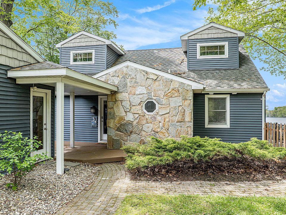 261 Midway Walk, Six Lakes, MI 48886 | Zillow