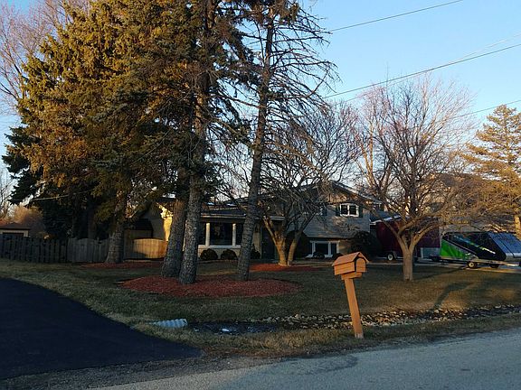 2nd image of 22W274 Temple Dr
