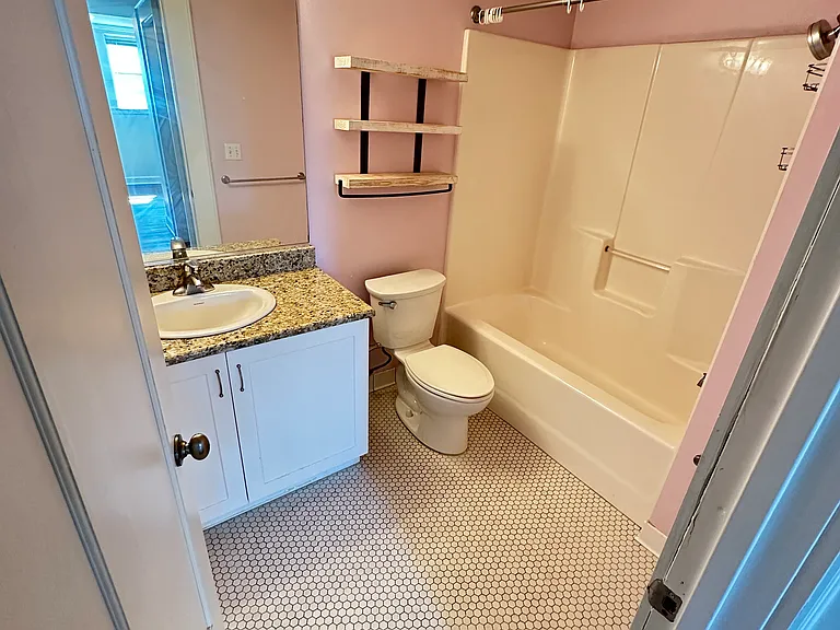 615 W Hancock St — Photo 11