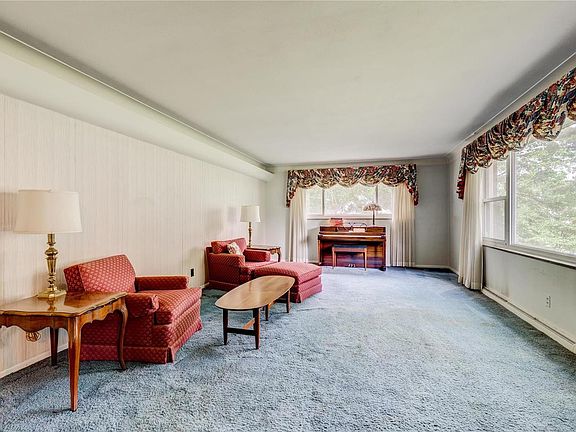 3rd image of 53 Bellerive Acres