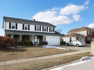 408 Springwood Dr, Roselle, IL 60172