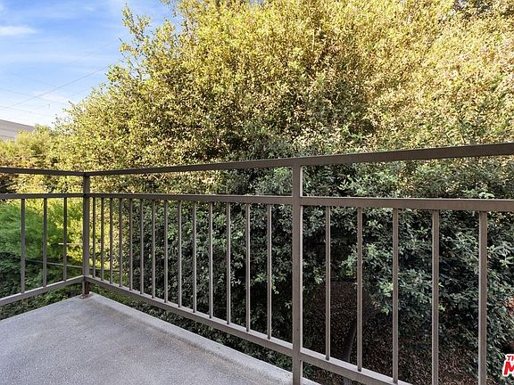 3rd image of 1820 S Beverly Glen Blvd APT 305