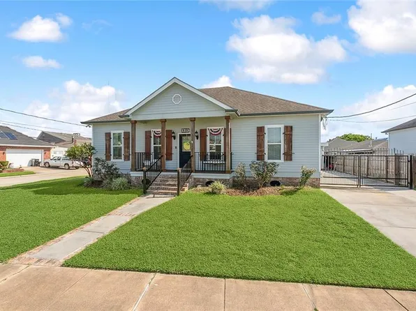 1213 E Josephine St, Chalmette, LA 70043