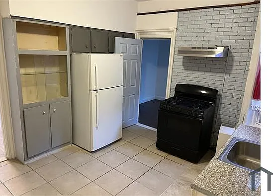 2 bed, $3,058 — Photo 2