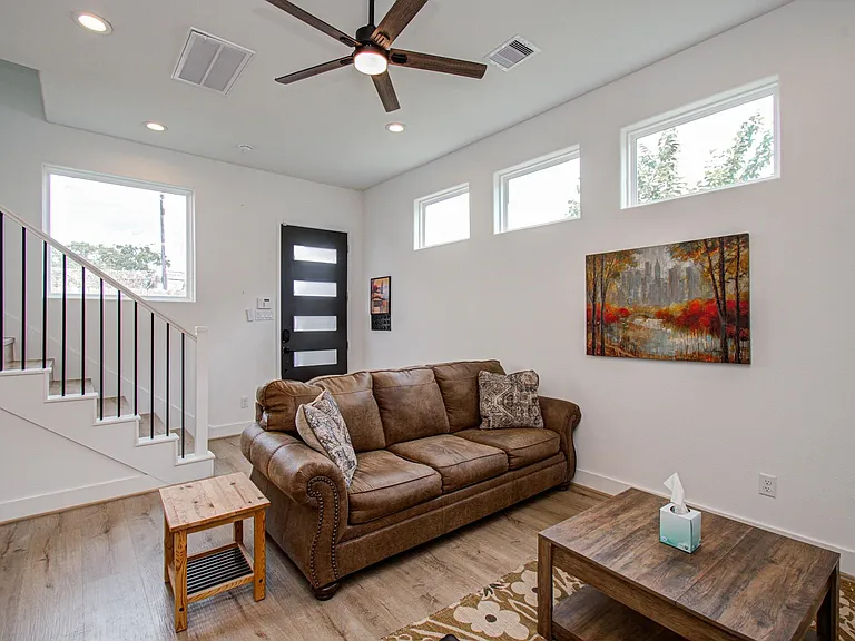 203 Danna Ln #D — Photo 7