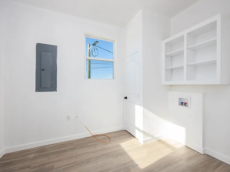 147 Western Lake Dr — Photo 8