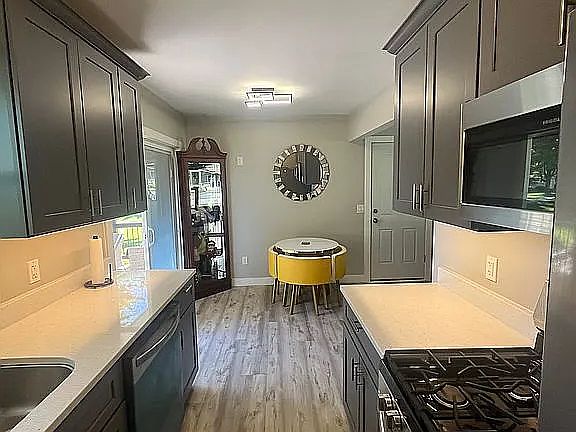 4th image of 1619 Southview Dr