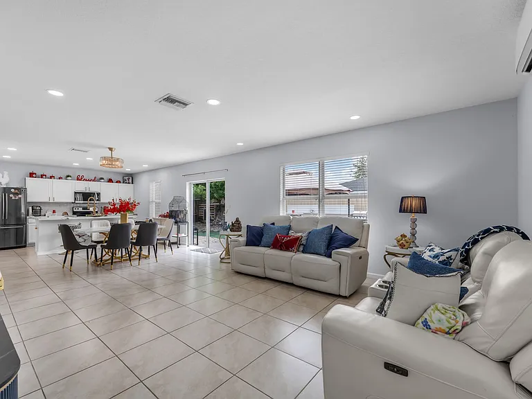 29310 SW 143rd Pl — Photo 9