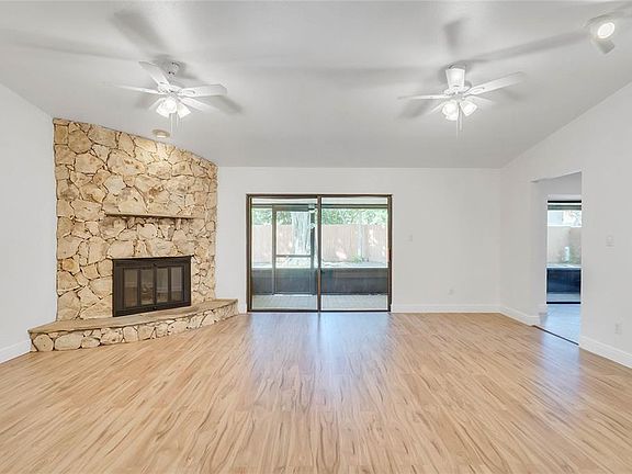 3rd image of 3136 Foxwood Dr