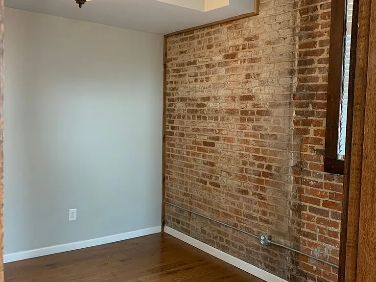 109 Pendleton St — Photo 10