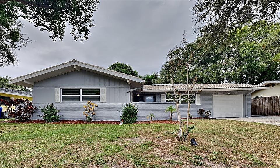 1st image of 1830 CHATEAU DRIVE W