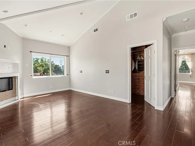 406 N Fairview St — Photo 37