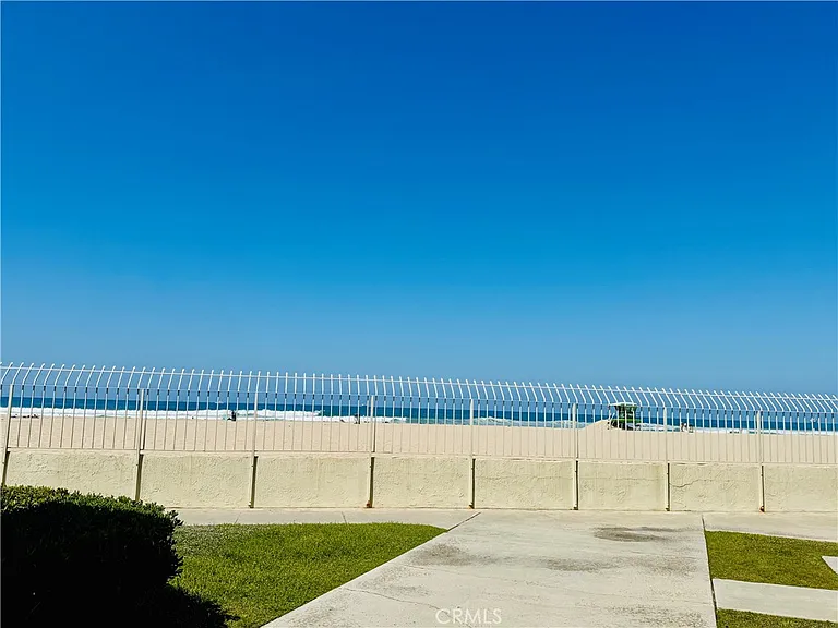 711 Pacific Coast Hwy #206 — Photo 28