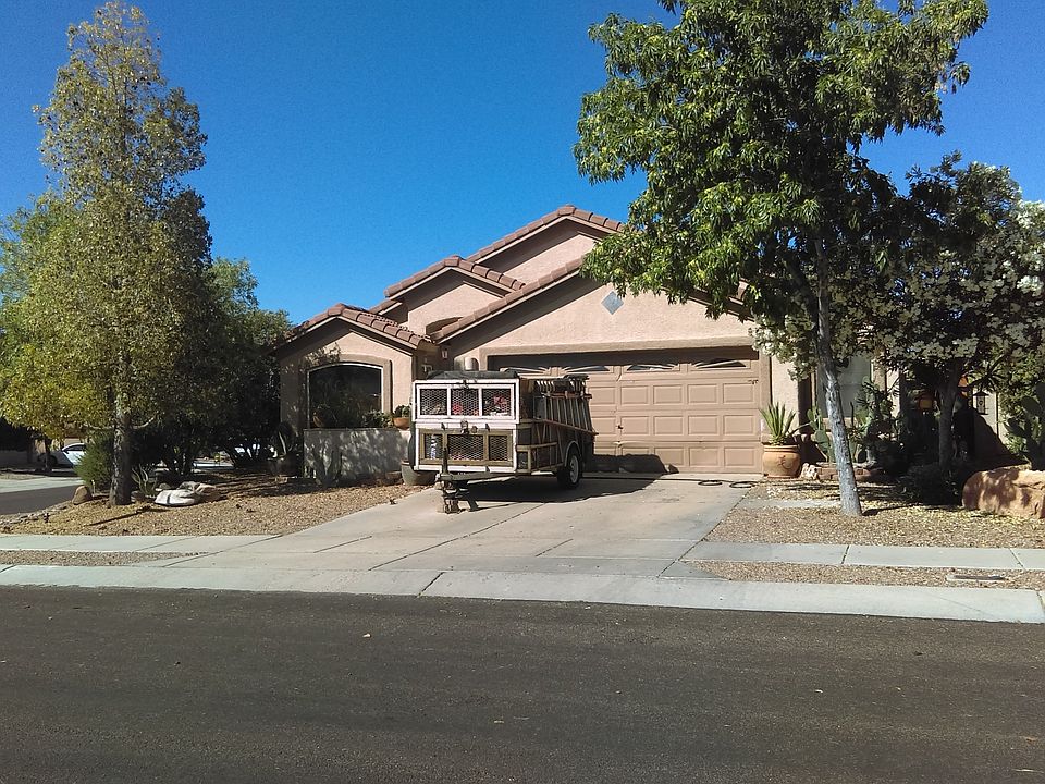1st image of 2544 E Petroglyph Ln