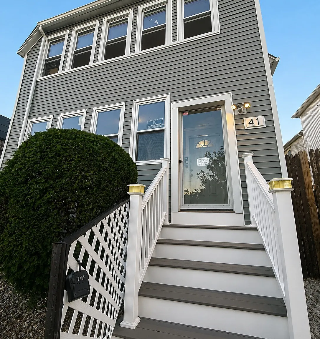 3 bed, 1.0 bath, 1194 sqft, $2,300 — Photo 2