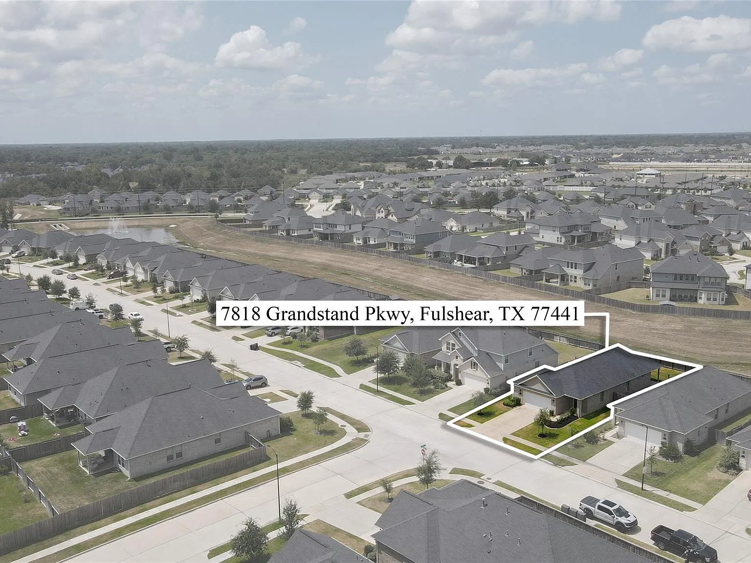 3 bed, 2.0 bath, 1602 sqft, $2,100 — Photo 2