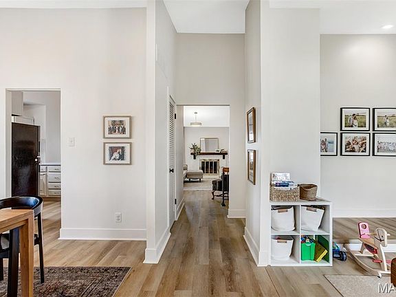 3rd image of 2915 Emerald Bend Ct