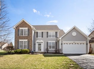 293 Hampton Rd, Sugar Grove, IL 60554