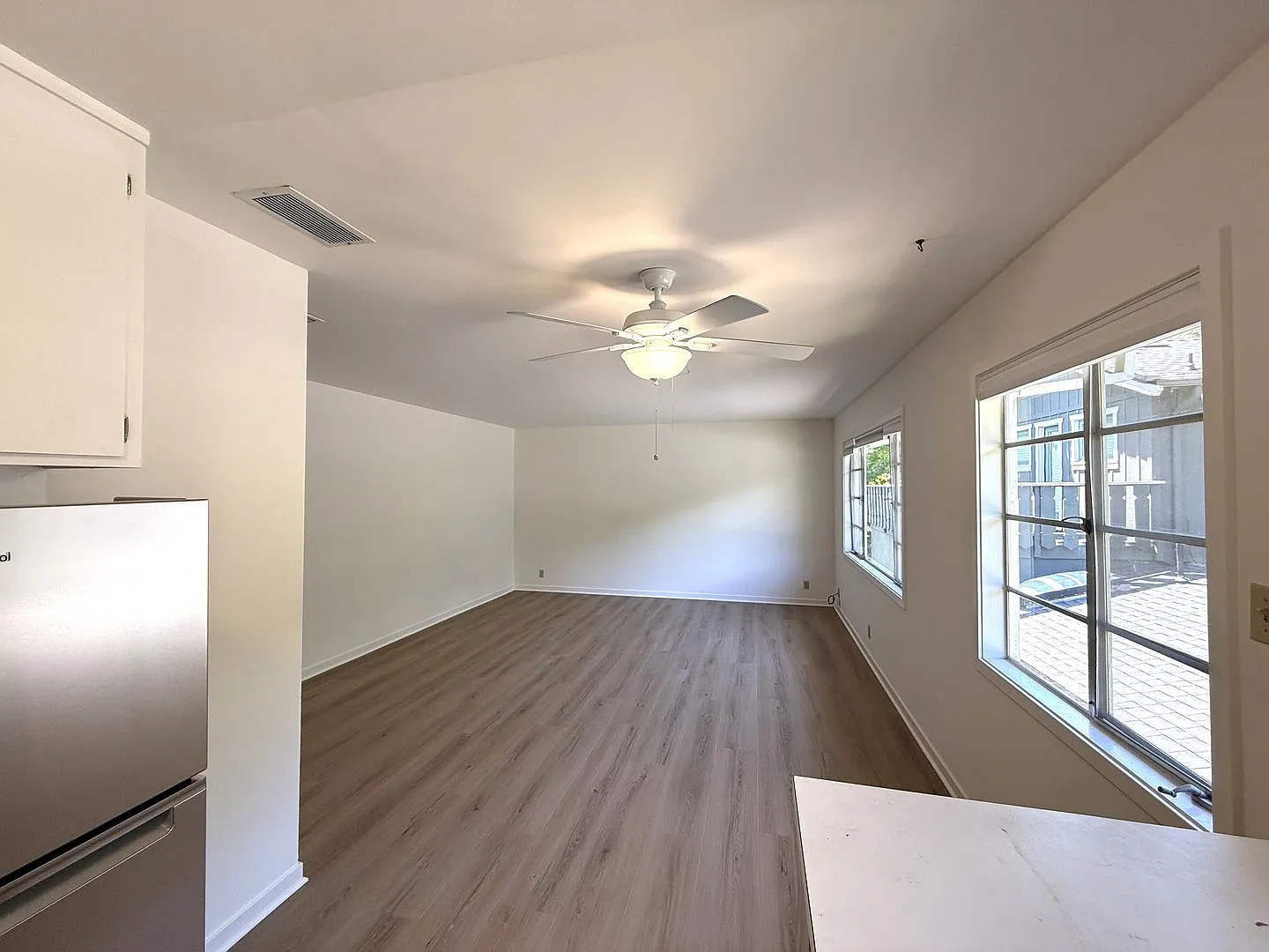 194 Tunstead Ave — Photo 4