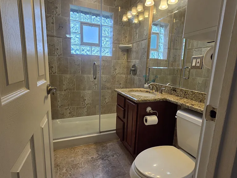 8418 W Crain St — Photo 36
