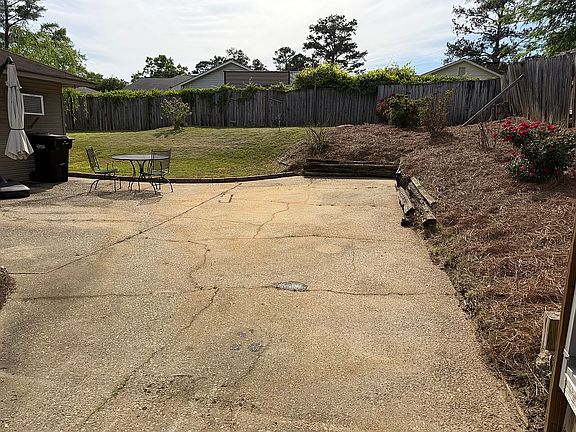 3rd image of 6847 Raintree Dr
