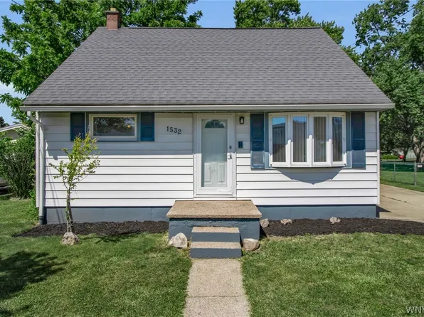 1532 98th St, Niagara Falls, NY 14304