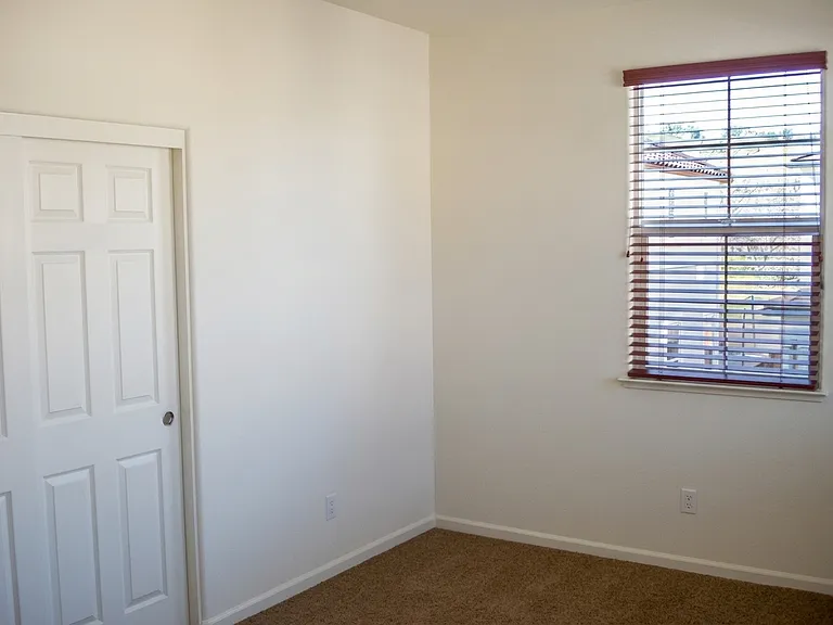 437 Carema Ct — Photo 22