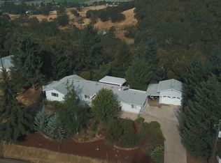 304 Oakview Dr, Roseburg, OR 97471