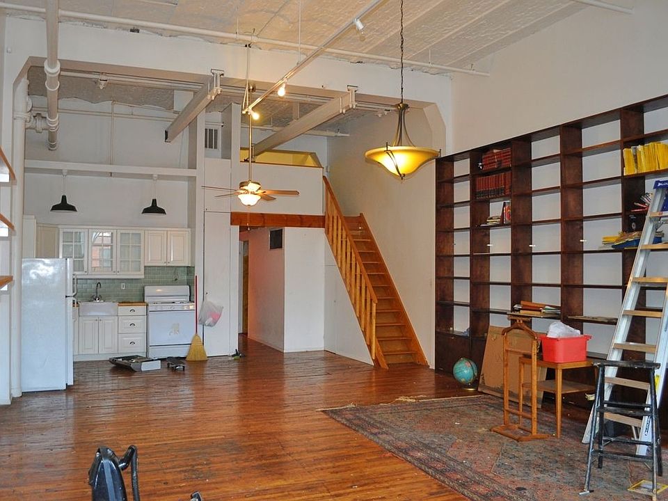 2nd image of 5 Delevan St APT 2H