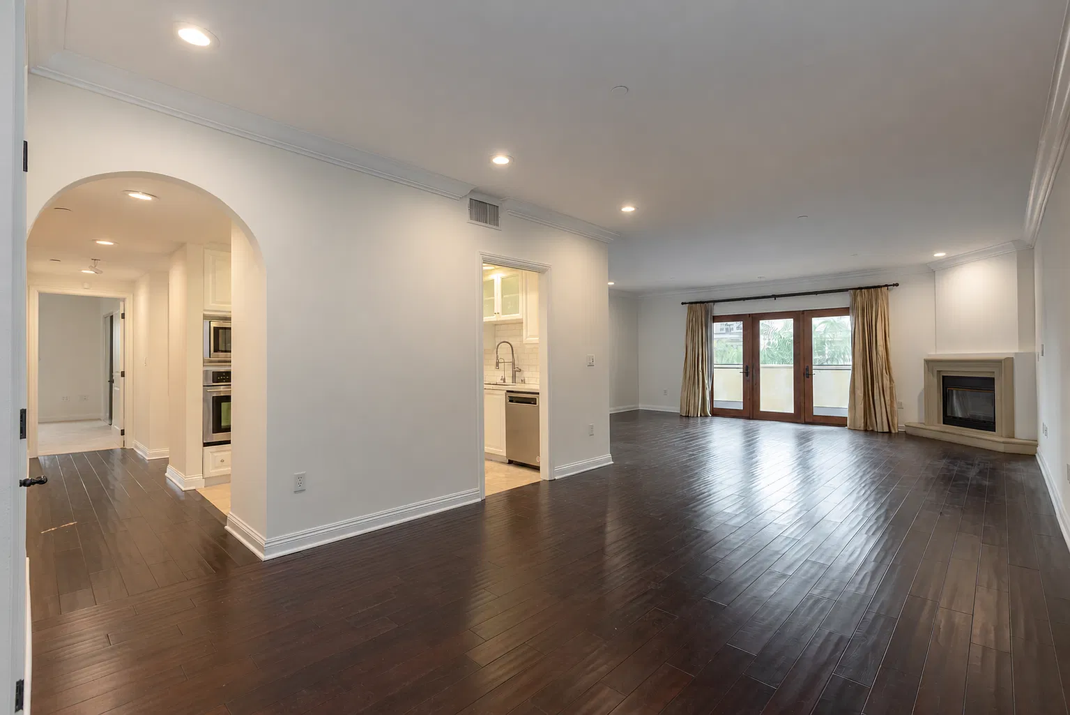 2 bed, 1859 sqft, $7,500 — Photo 2