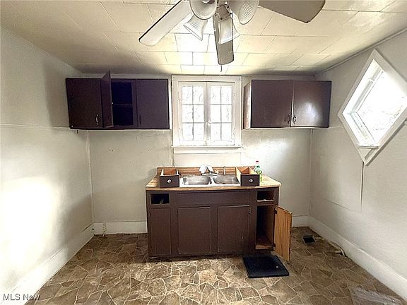 3rd image of 316 Ewing Ave