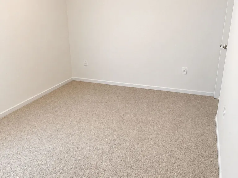 1144 Thayer Glen Ct — Photo 17