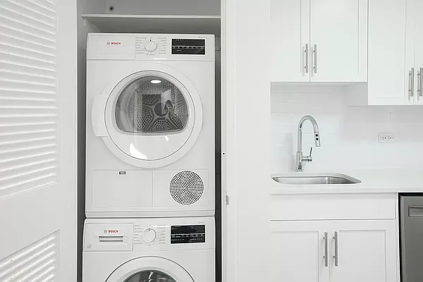 Rented by Maidman Realty Group LL | media 4