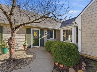 338 Woodlawn Cir, Lawrence, KS 66049
