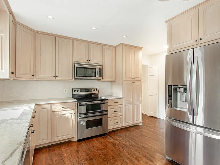 6737 Lakefair Cir — Photo 21