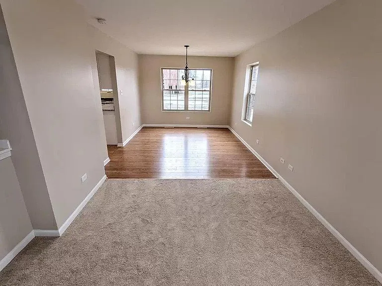 1125 E Goodenow Rd — Photo 17