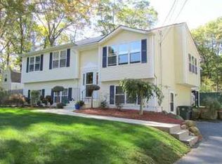 2 Cote Ct, Coventry, RI 02816