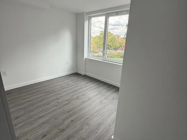 170 Marcy Avenue image 11 of 23