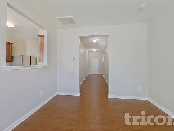 2nd image of 2046 Aragon Ln