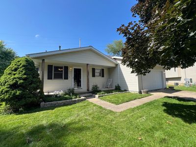 9 Timber View Dr, Bloomington, IL, 61701
