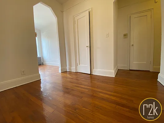 Rented by Realty 2000 Corp | media 18