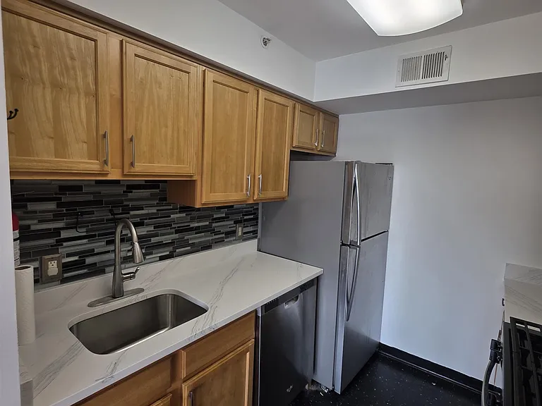 7430 Boulevard East #4A — Photo 18