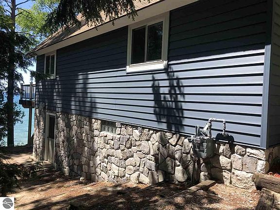 4th image of 2078 Birchview Dr