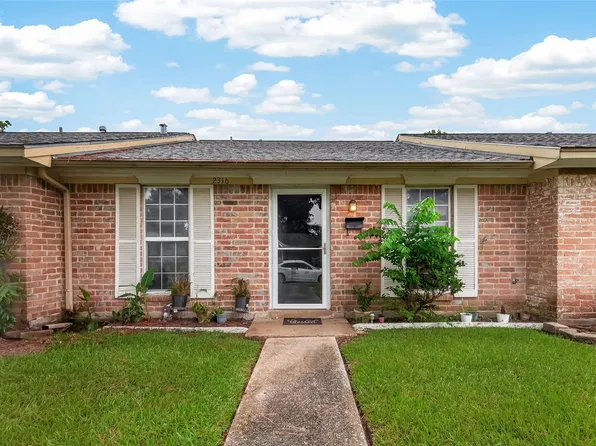 2316 Buchanan Dr, Baytown, TX 77520