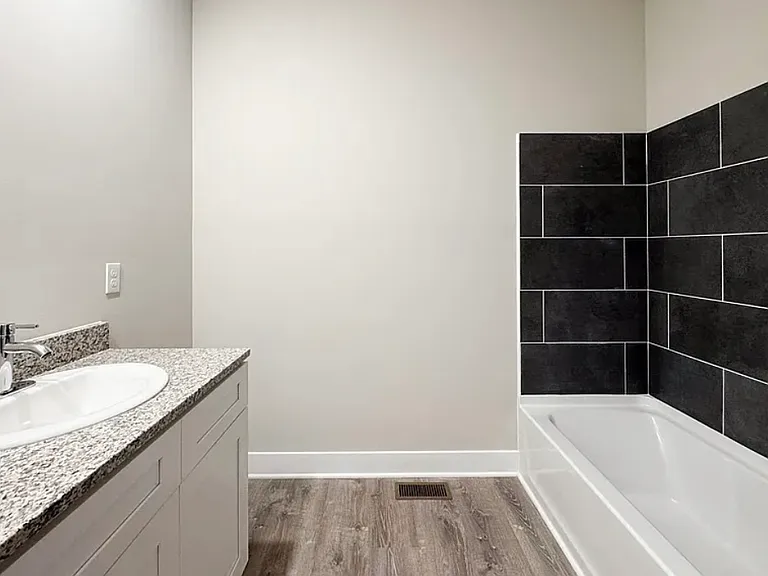 827 Kenai Ct — Photo 14