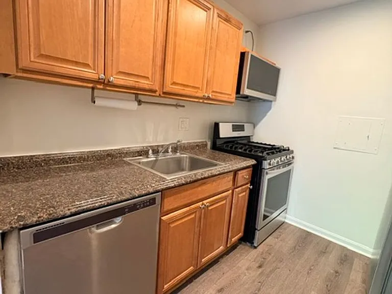 12403 Braxfield Ct #12 — Photo 8