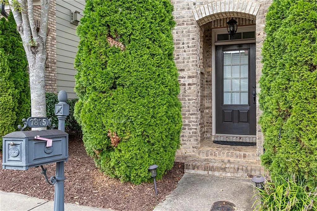 4 bed, 3.5 bath, 2732 sqft, $3,850 — Photo 2