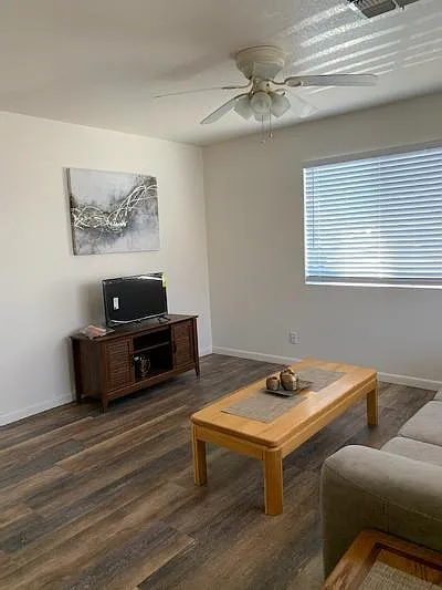 2 bed, 950 sqft, $1,150 — Photo 3