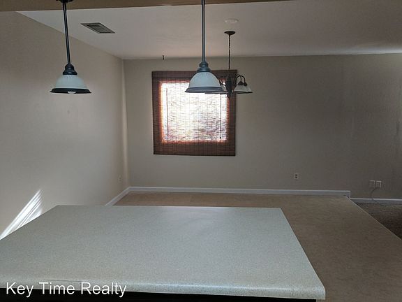 4th image of 2614 Country Club Dr