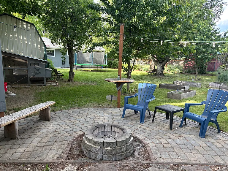 1405 Main St — Photo 16